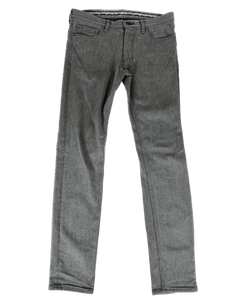 Grey denim jeans with button fly, straight legs, front pockets